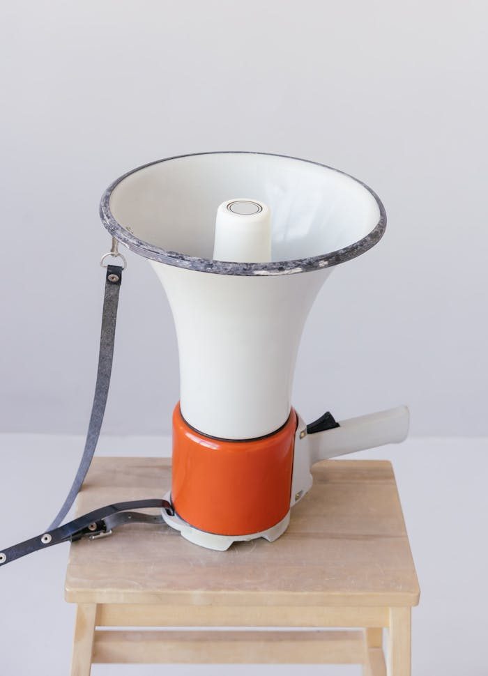 Navigating Uncertainty — Practical Strategies for Change Communication After a Merger Christiane Lesmeister _ Lesmeister Communications and Consulting